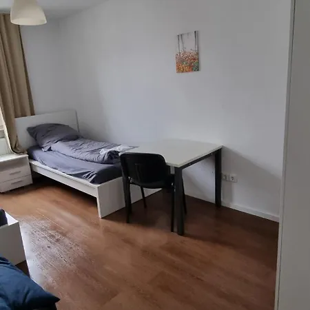 Schickes Moebliertes Privatzimmer Zentral *
