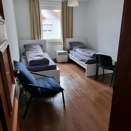 Schickes Moebliertes Privatzimmer Zentral ホームステイ